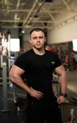 Инструктор тренажерного зала Сигида Евгений