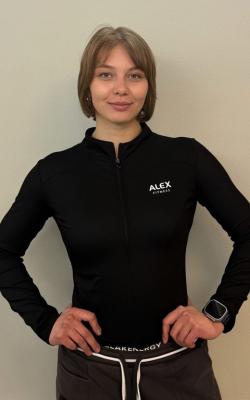 Инструктор тренажерного зала Слугачева Виктория