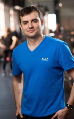 Инструктор водных программ Левченко Евгений