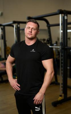 Инструктор тренажерного зала Скляров   Вячеслав