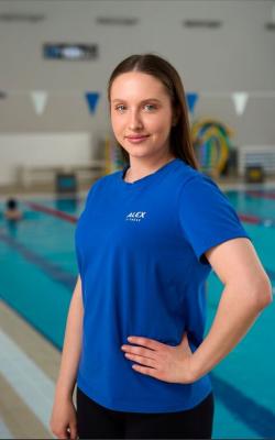 Инструктор водных программ Комова Виктория