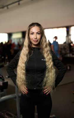 Инструктор тренажерного зала Булохова Анжелика