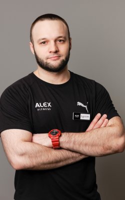 Инструктор тренажерного зала Протасов Артём