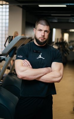 Персональный тренер  Илья Гарьковенко 