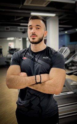 Артур Вакашев<